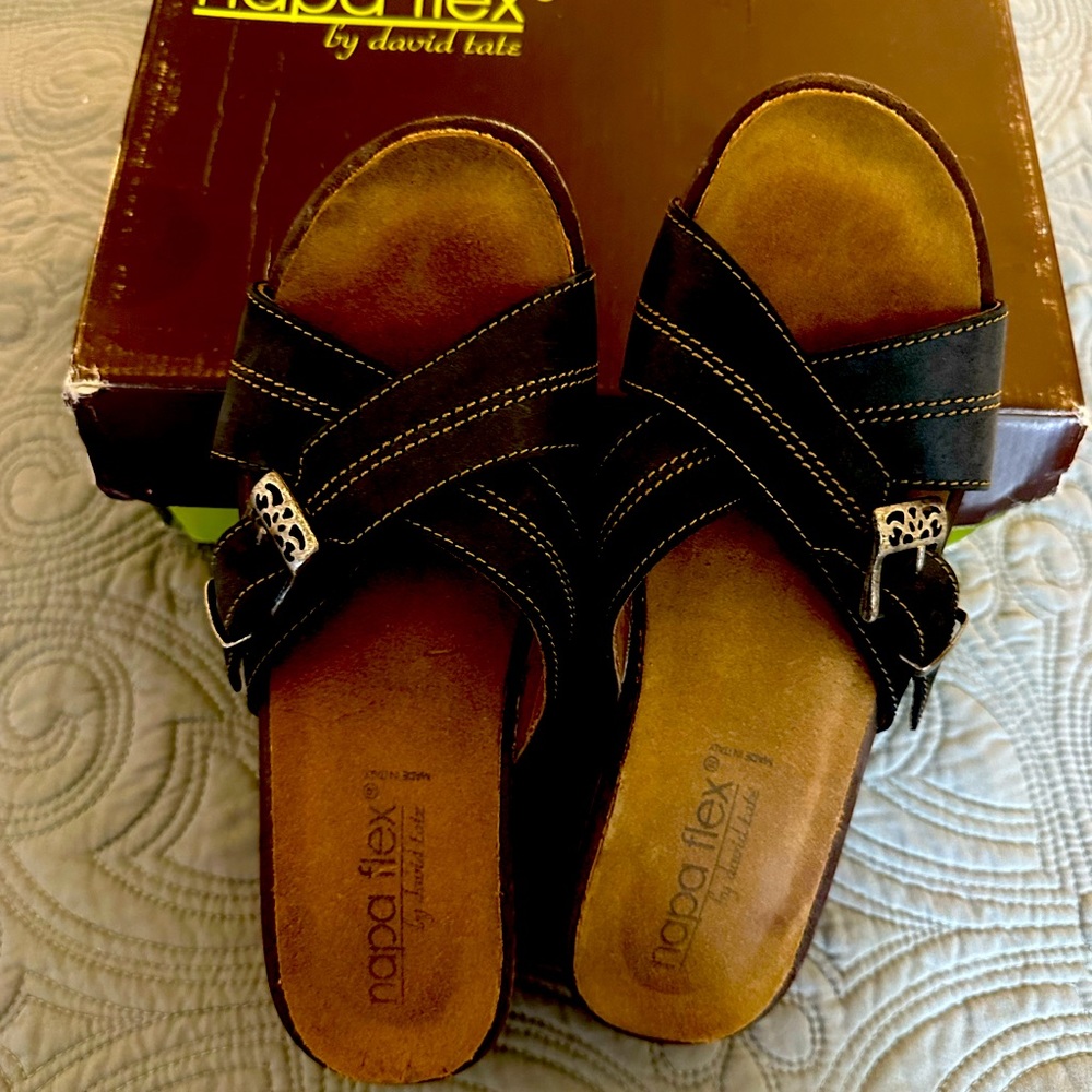Napa Flex flat slides